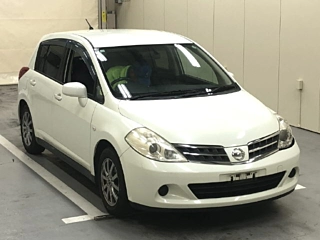 NISSAN TIIDA