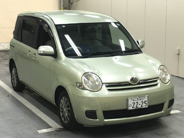 Toyota Sienta