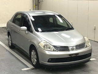 Nissan Tiida 2005