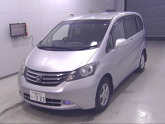 HONDA FREED 2011
