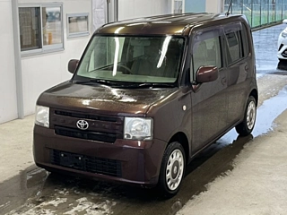 TOYOTA PIXIS SPACE