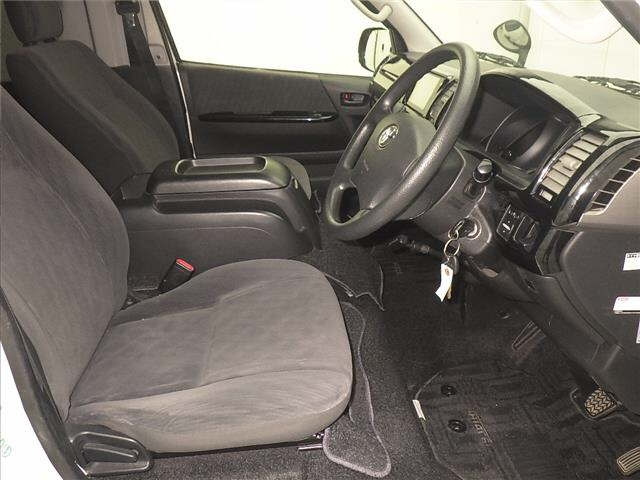 TOYOTA HIACE VAN 2012