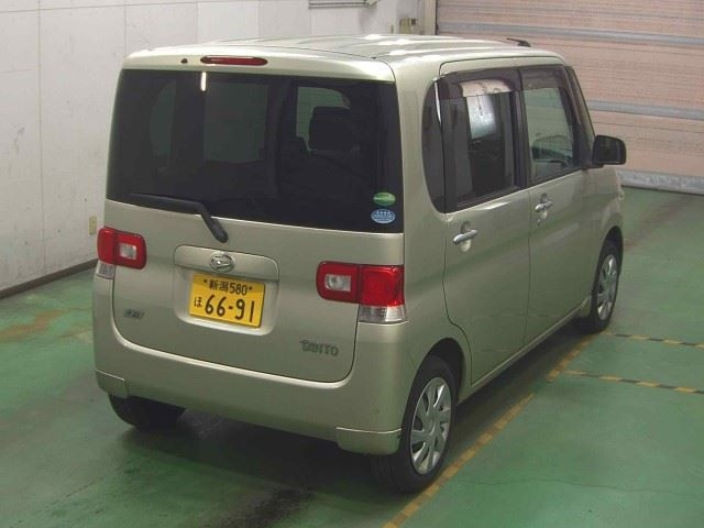 DAIHATSU TANTO 2012