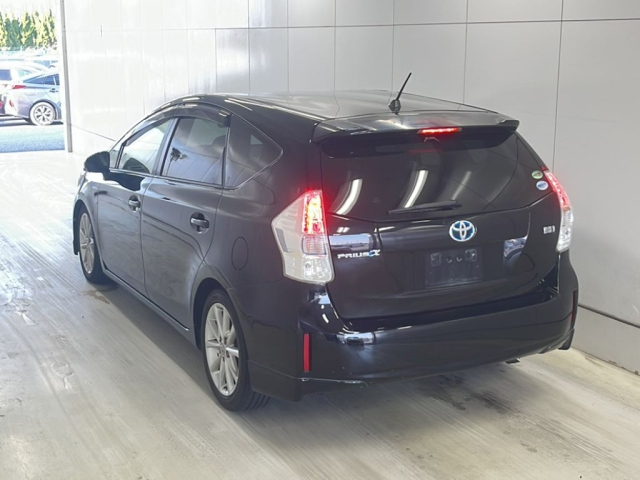 TOYOTA PRIUS ALPHA 2012