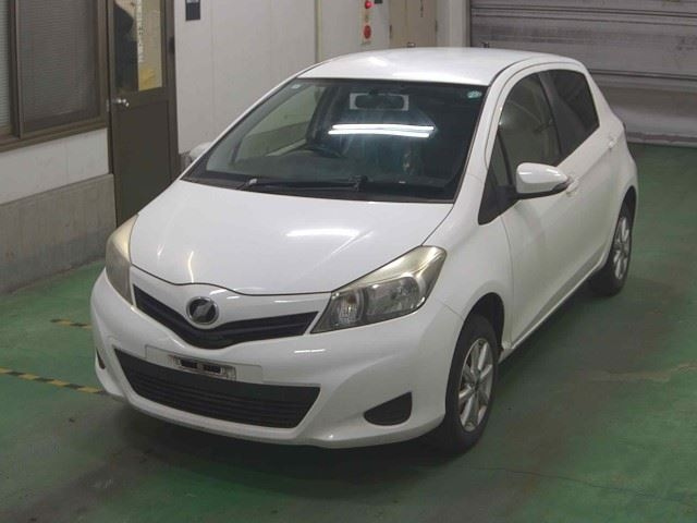 TOYOTA VITZ 2012