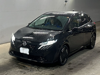 NISSAN AURA