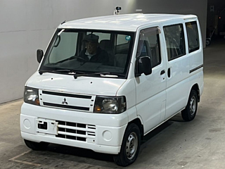 Mitsubishi Minicab 2010