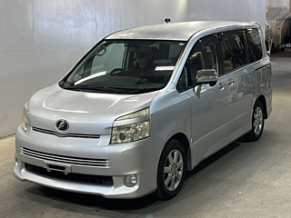 Toyota Voxy 2008