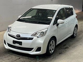 Toyota Ractis 2013