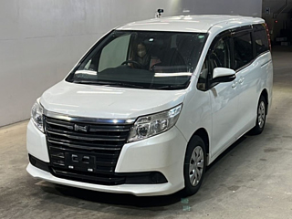 Toyota Noah 2015