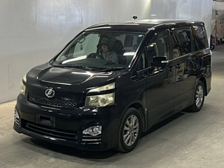 Toyota Voxy 2010