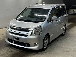 Toyota Noah 2009
