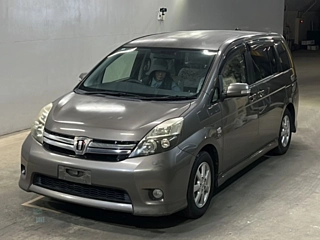 Toyota Isis 2012