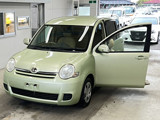 Toyota Sienta 2009