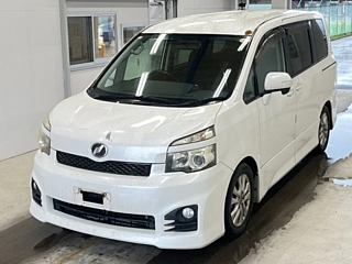 Toyota Voxy 2010