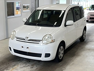 Toyota Sienta 2012