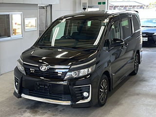 Toyota Voxy 2014
