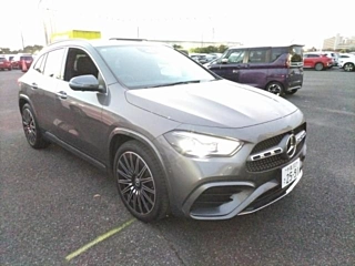 MERCEDES BENZ GLA CLASS 2024