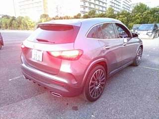 MERCEDES BENZ GLA CLASS 2024