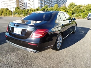 MERCEDES BENZ E CLASS 2017