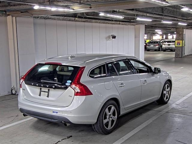 VOLVO V60 2012