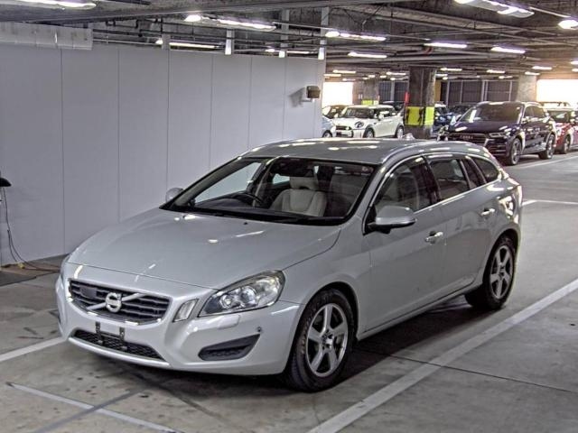 VOLVO V60 2012
