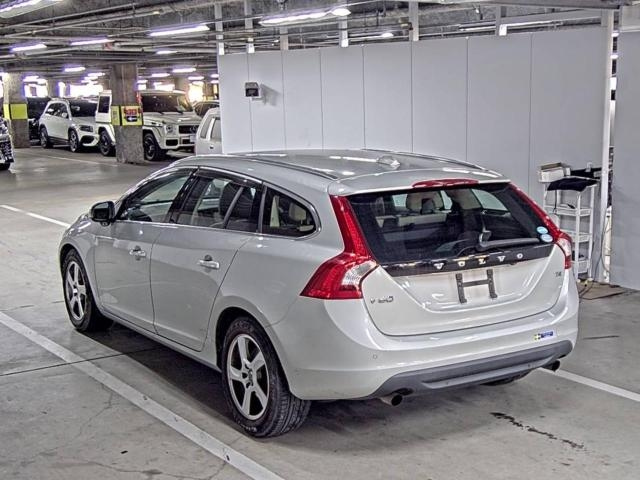 VOLVO V60 2012