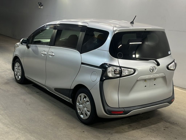TOYOTA SIENTA 2017