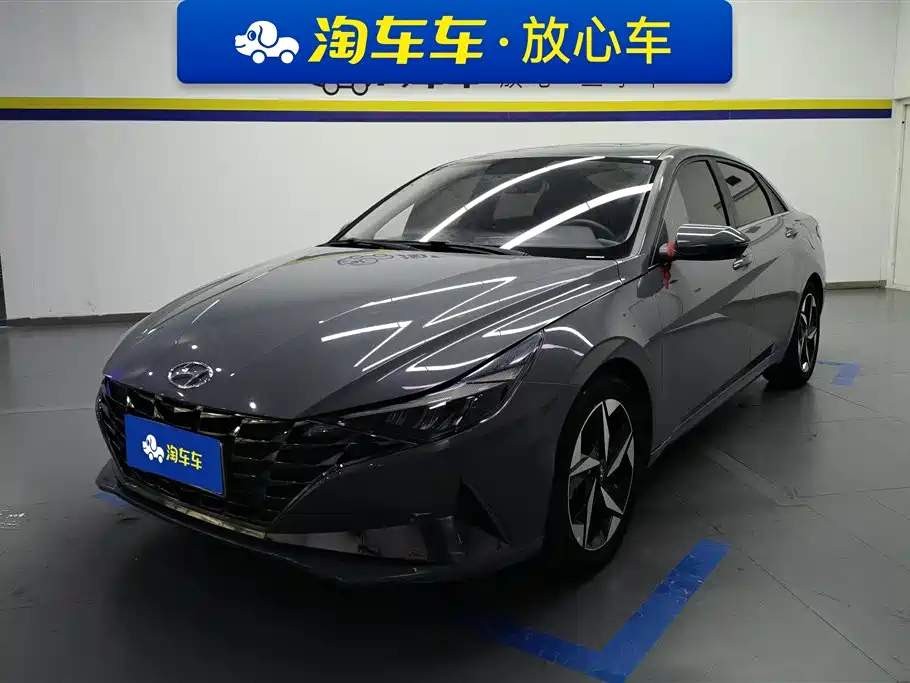 HYUNDAI ELANTRA