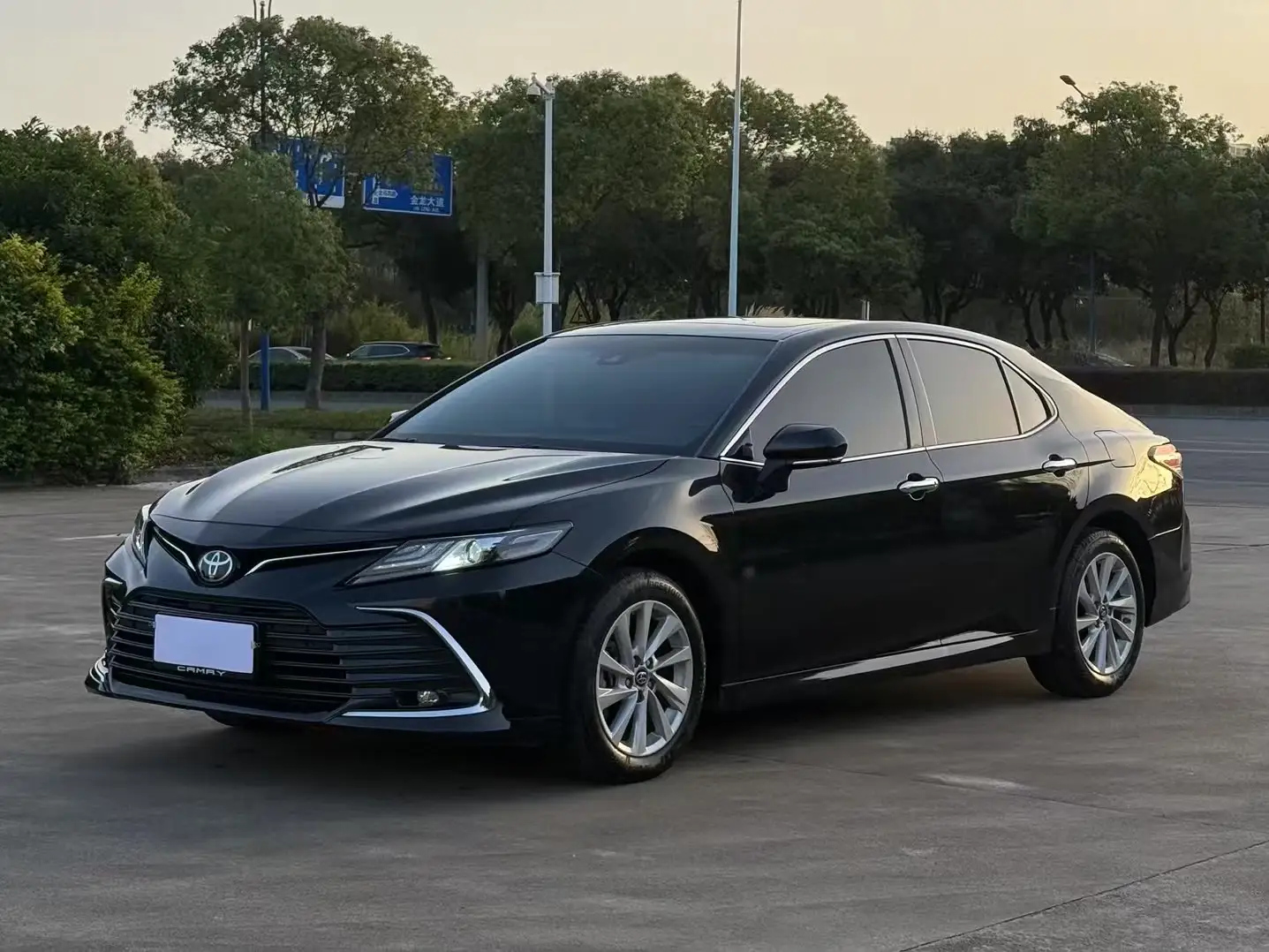TOYOTA CAMRY
