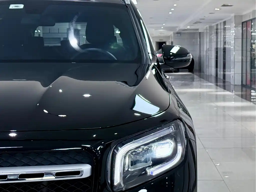 MERCEDES BENZ GLB 2023