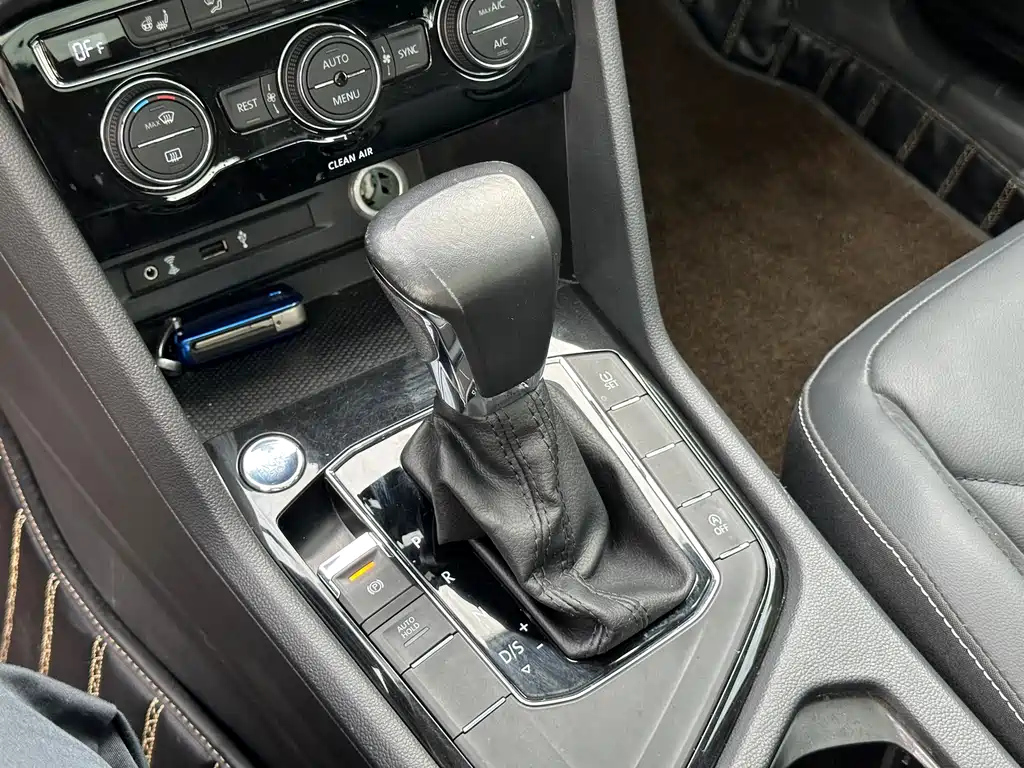 VOLKSWAGEN TIGUAN L 2017