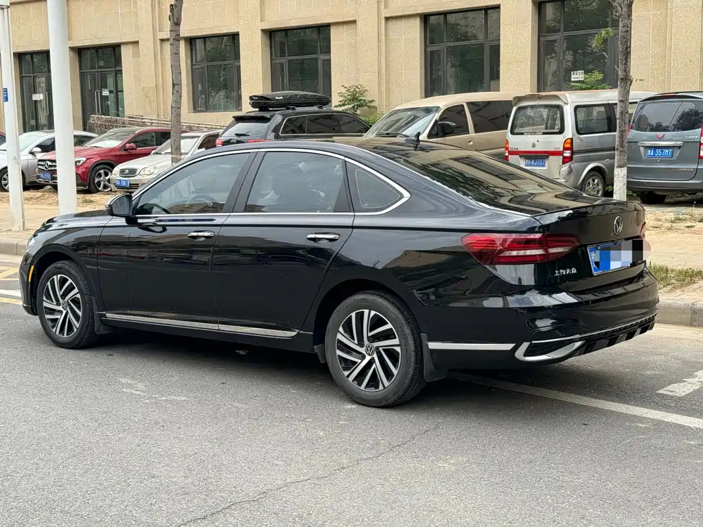 VOLKSWAGEN LAVIDA 2023