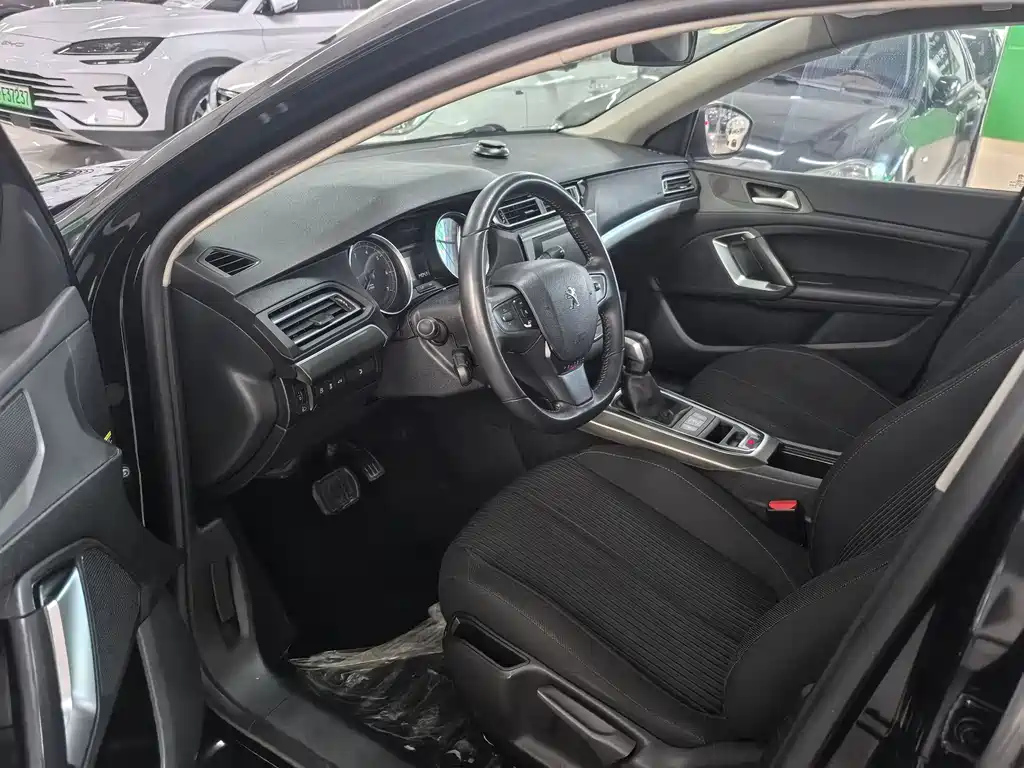 PEUGEOT 408 2016