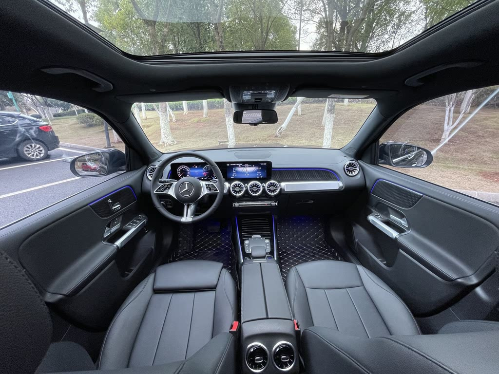 MERCEDES BENZ GLB 2024
