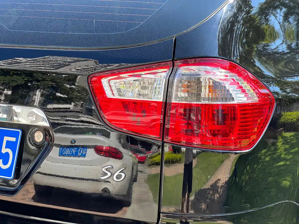 BYD S6 2013