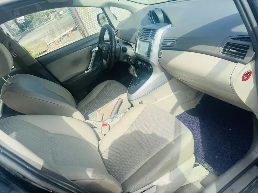TOYOTA ESCAPE 2014