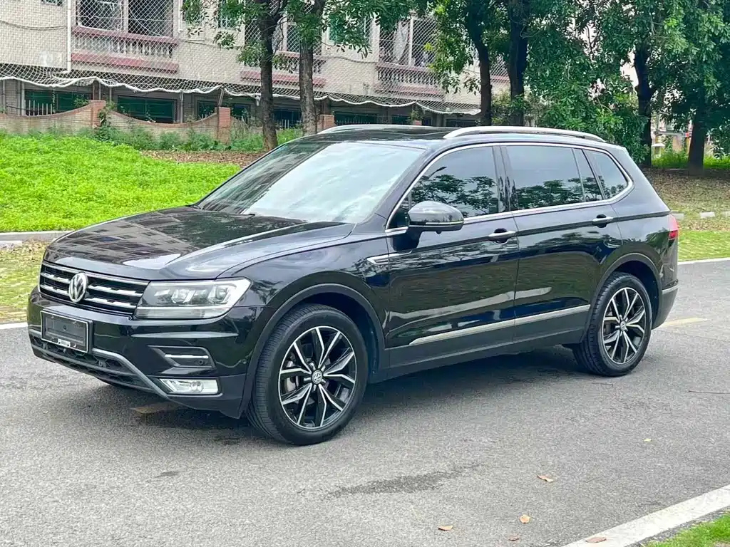 VOLKSWAGEN TIGUAN L 2020