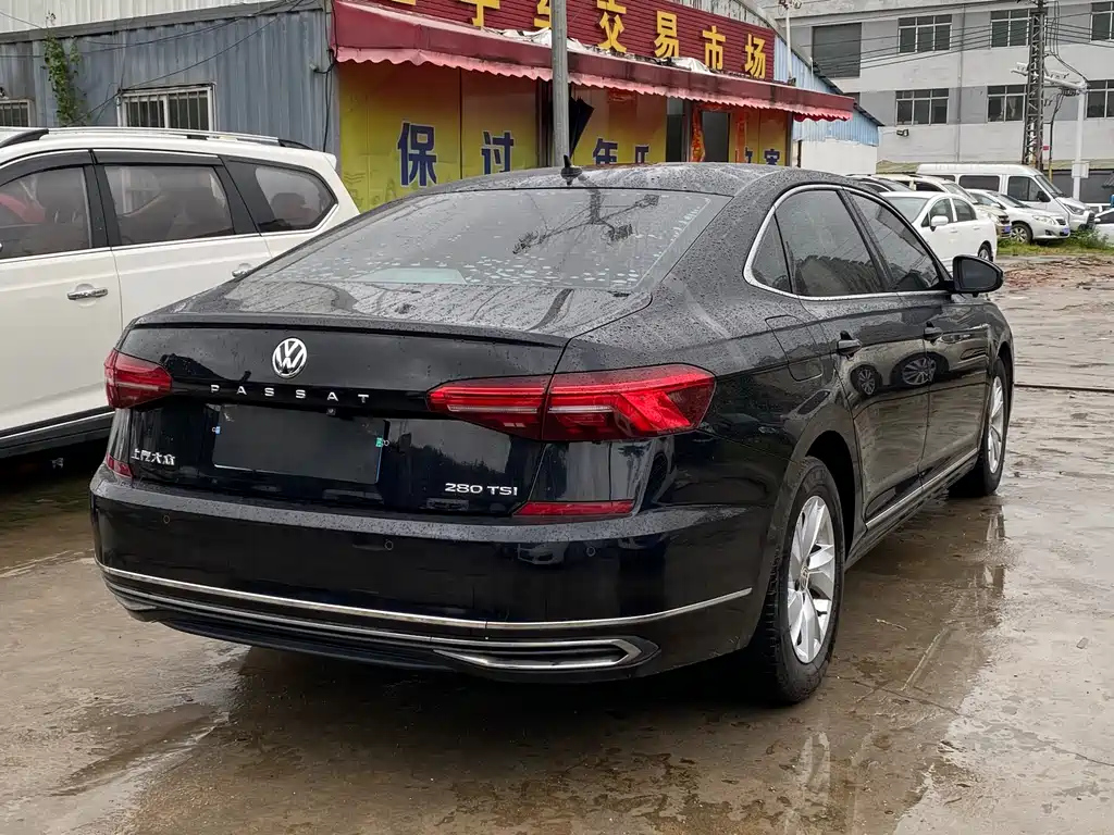 VOLKSWAGEN PASSAT 2019