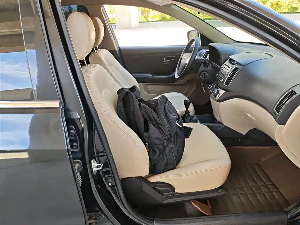 HYUNDAI CELESTA 2011