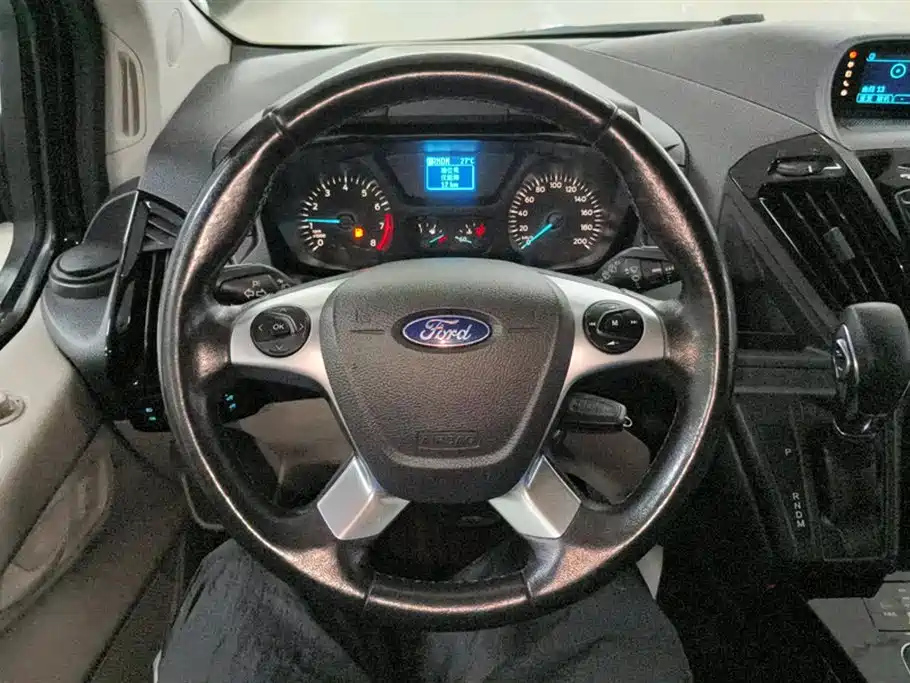 FORD TOUREO 2017