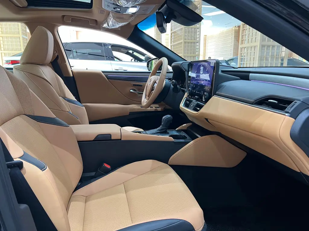 LEXUS ES 2025