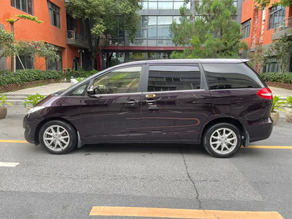 BYD M6 2013