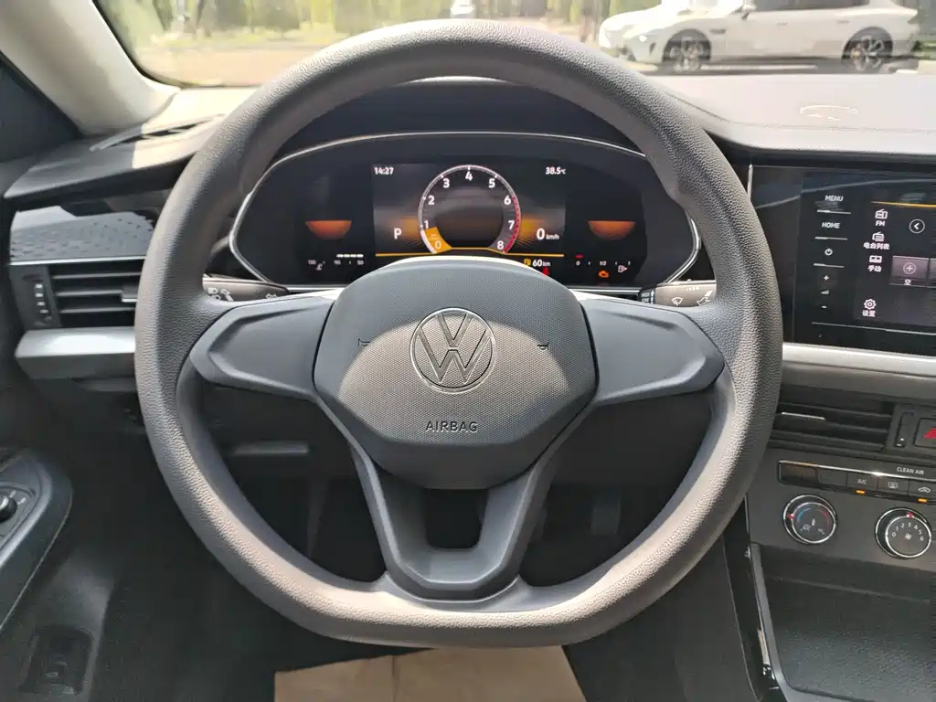 VOLKSWAGEN PASSAT 2022