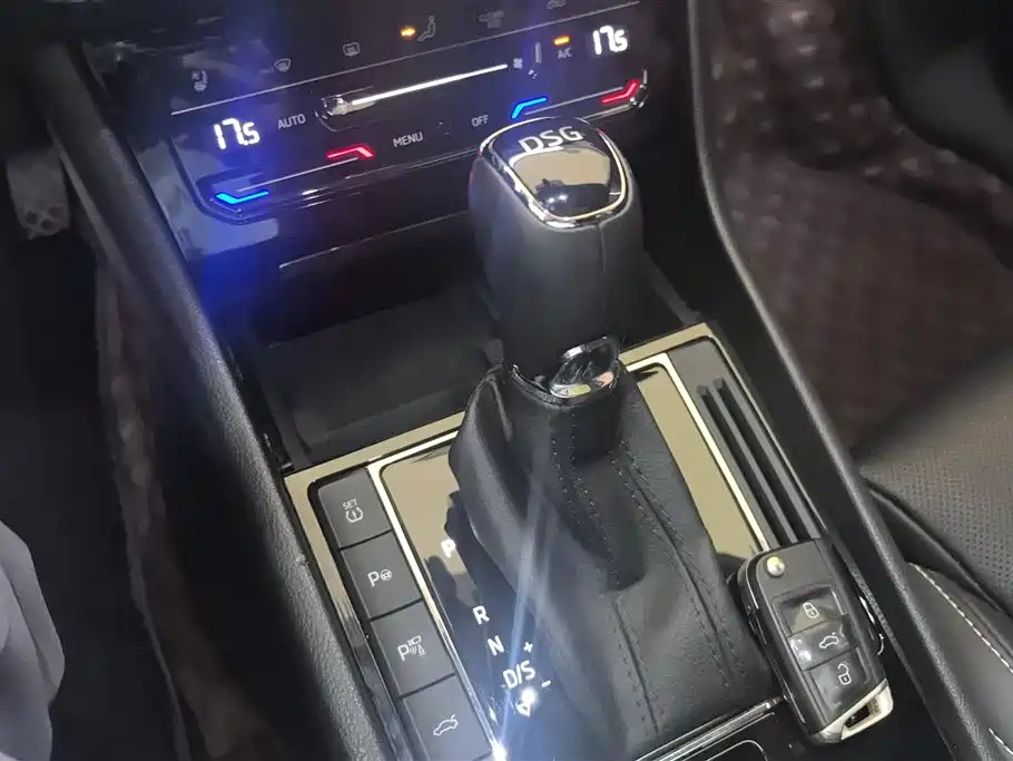 SKODA SUPERB 2019