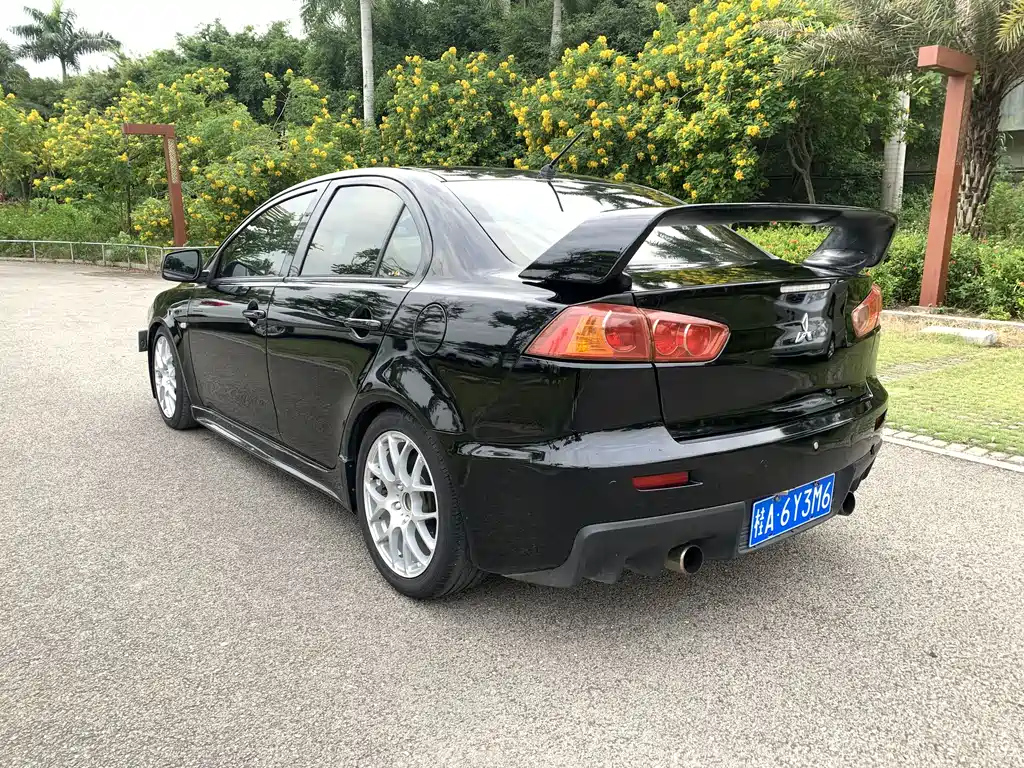 MITSUBISHI LANCER EX 2010