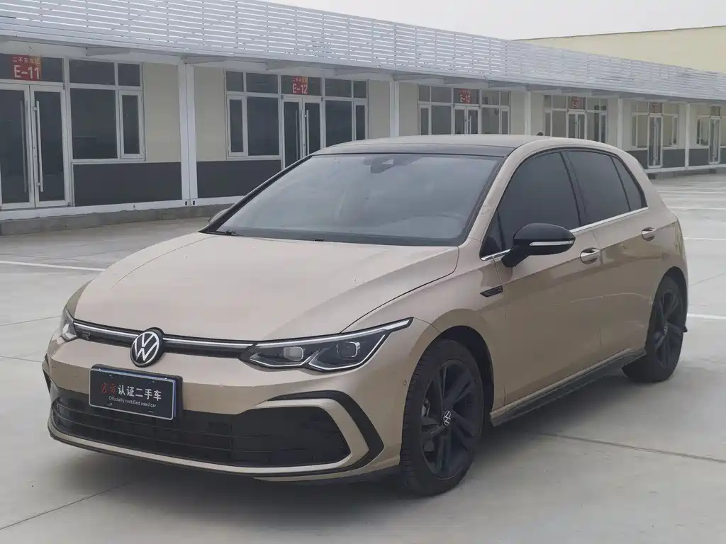 VOLKSWAGEN GOLF 2021