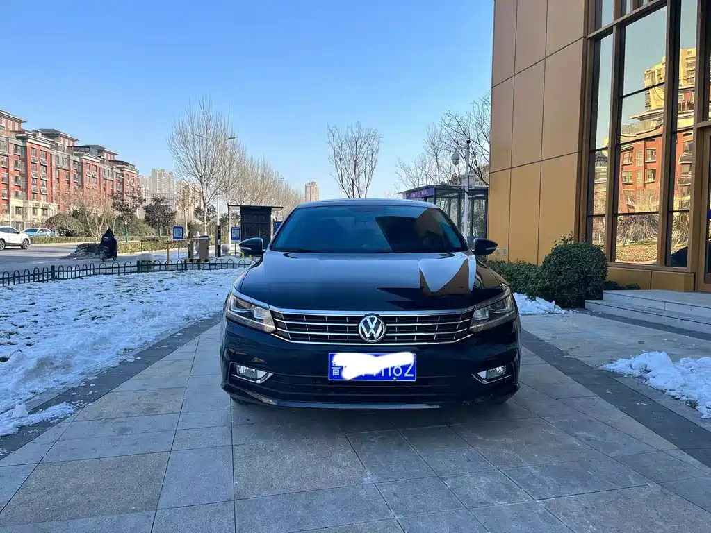 VOLKSWAGEN PASSAT 2018