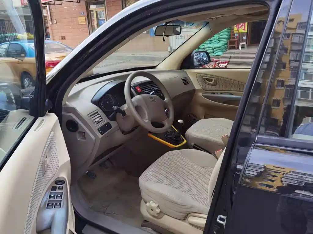 HYUNDAI TUCSON 2012