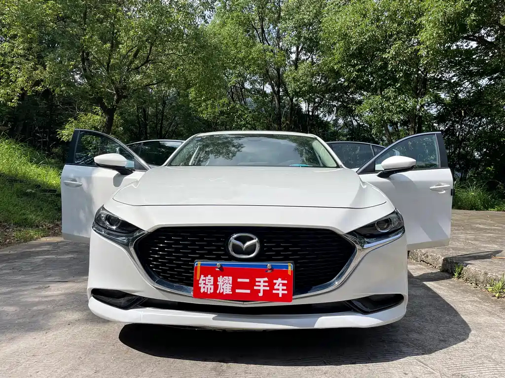 MAZDA 3 AXELA 2021